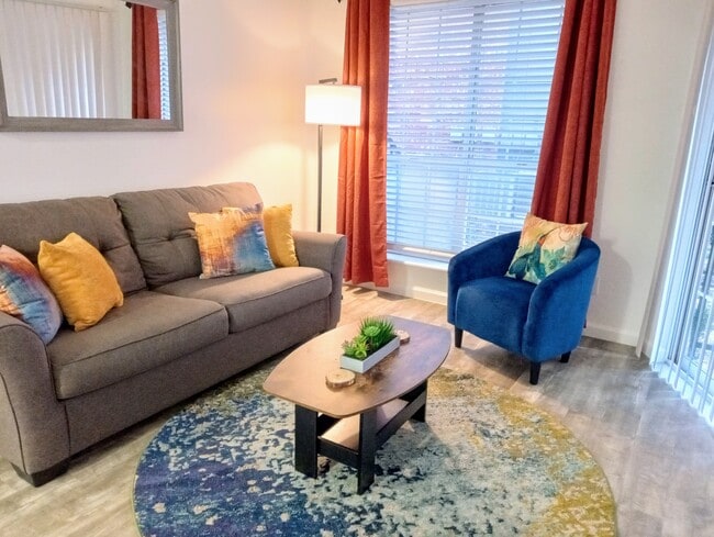 Building Photo - 18333 Roehampton Dr Unit 001 Rental