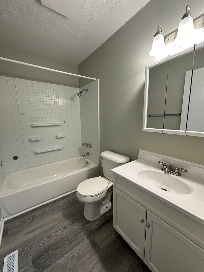 Photo - 10-12 Morehouse Ct-NOREMAC Unit 10 Morehouse Ct.