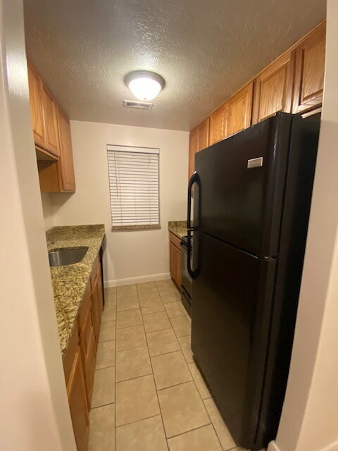 Photo - "Riverdale Retreat: Cozy 2-Bedroom with Modern Granite Touches!"