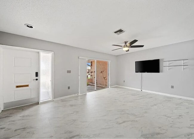 Building Photo - 5428 Larchmont Ct Rental