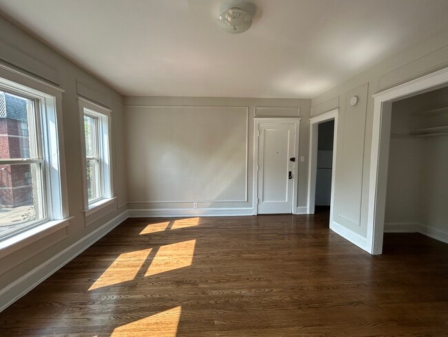 Building Photo - 2648 N Spaulding Ave Unit 2 Rental