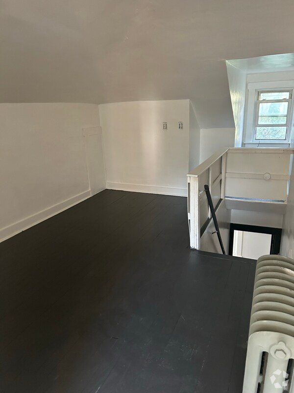 Building Photo - 702 Airbrake Ave Rental