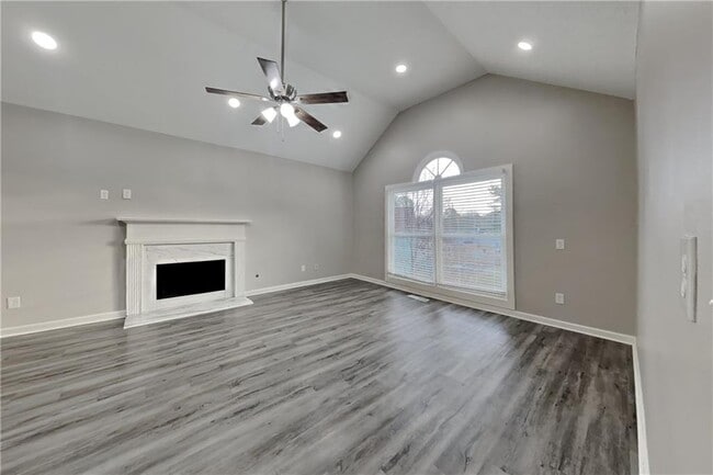 Photo - 880 Burning Bush Dr