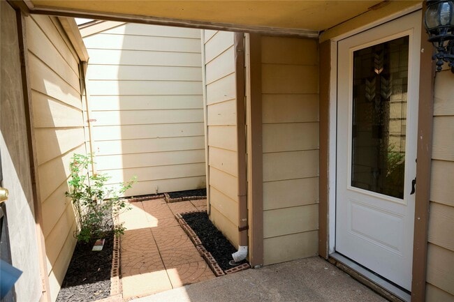 Building Photo - 14209 Briarsage Ct Unit TH15 Rental