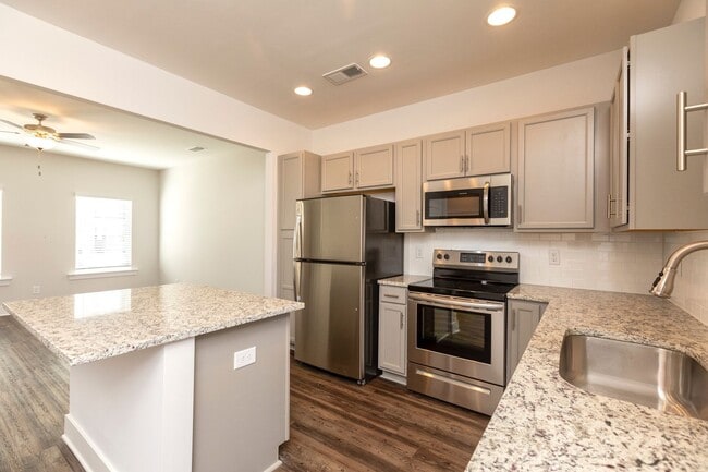 Photo - Single Family Home With Spacious Fenced Backyard!