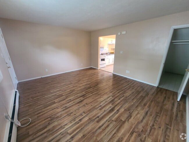 Building Photo - 1329 N Linden St Unit #6 Rental