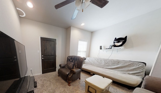 Photo - 601 Nimitz St
