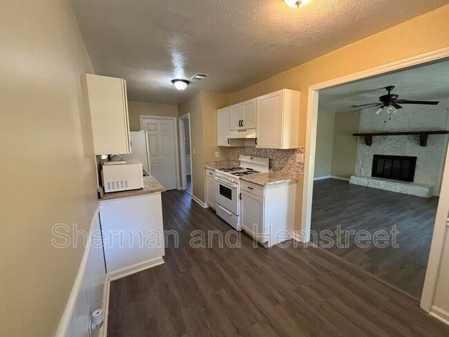 Photo - 2714 Cranbrook Dr