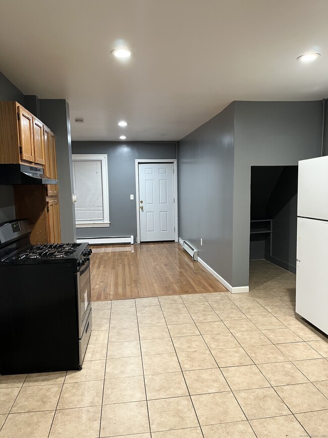 Photo - 60 S Whitney St Unit 1