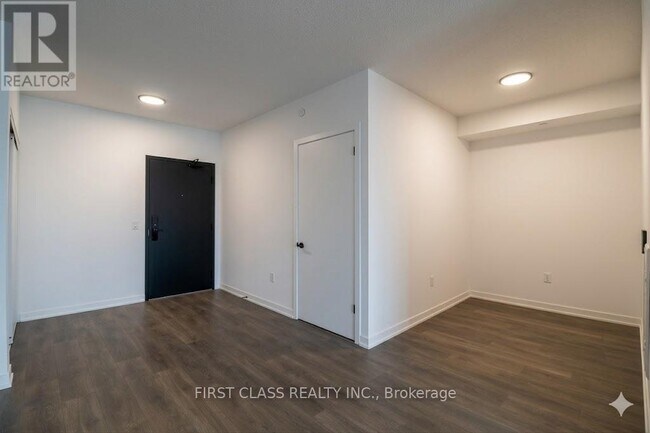 Photo - 4878 Powers Cmn Unit C806