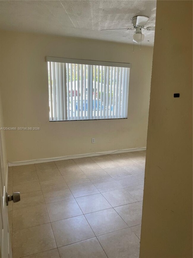 Photo - 16041 NE 18th Pl Unit 1