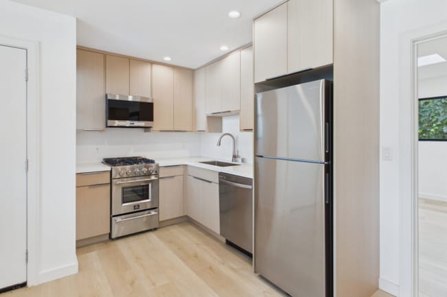 Photo - 2282 Whitney Ave