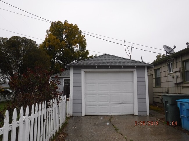 Photo - 905 Orange St