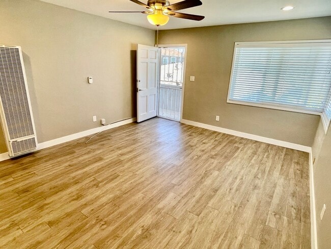 Photo - Bright & Modern Second-Floor Apartment – Natural Light, Comfort & Convenience! Unidad 4143