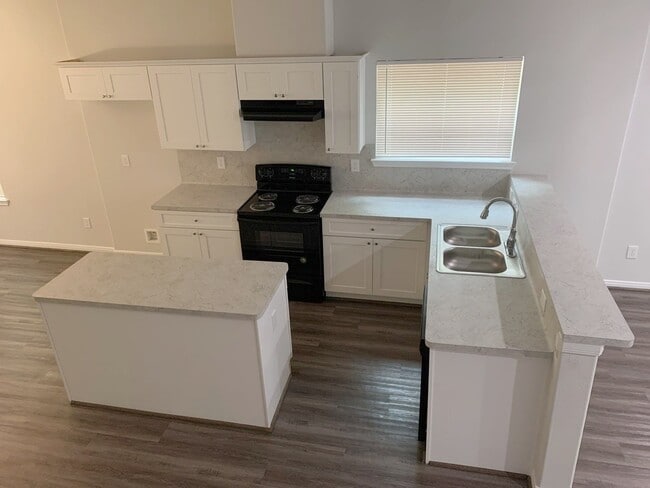 Photo - 8114 Rhobell St