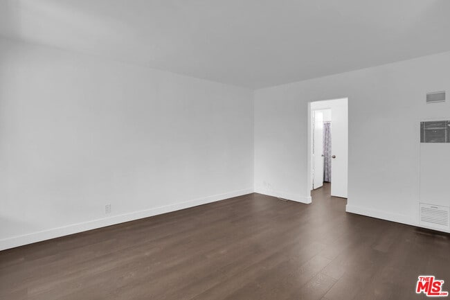 Photo - 1100 W Glendon Way