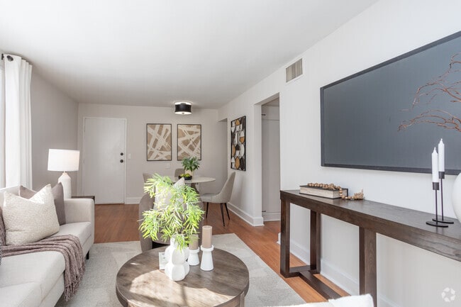 1 habitación, 1 baño - 650 pies cuadrados - Área de estar - The Shelton at Cameron Court