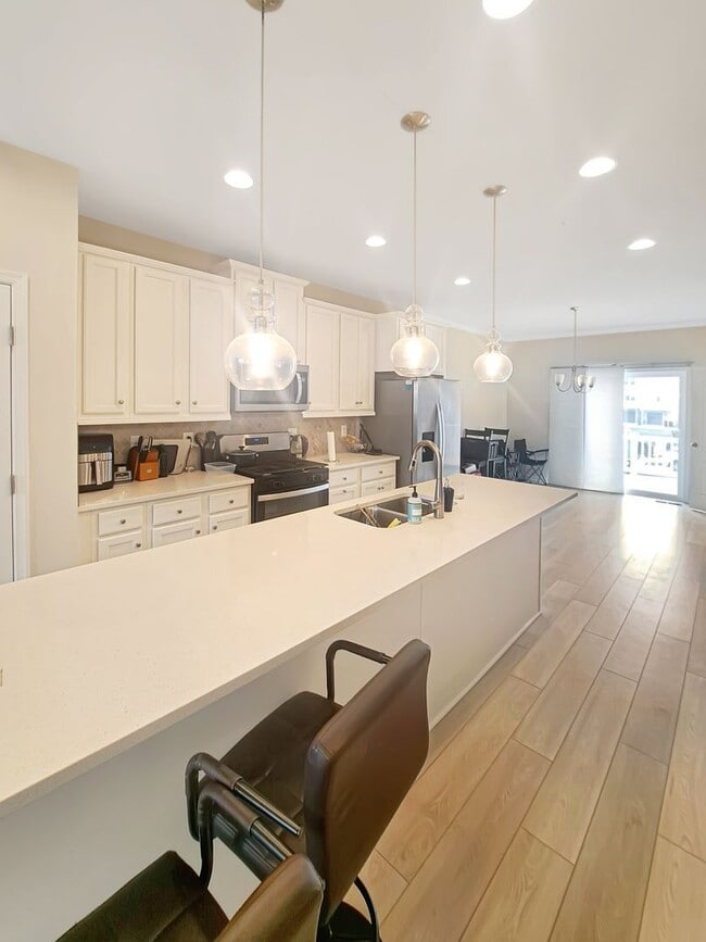 8807 Merriweather Ln