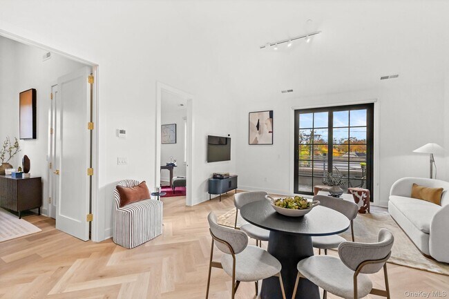 Photo - 100 E Putnam Ave Unit 311