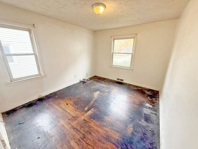 Photo - 2 BED 1 BATH BEAUTIFUL SINGLE FAMILY HOME