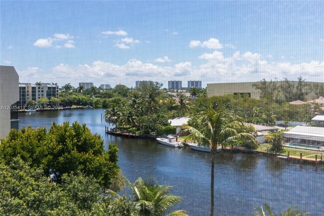 Photo - 14 Royal Palm Way Unit 6010