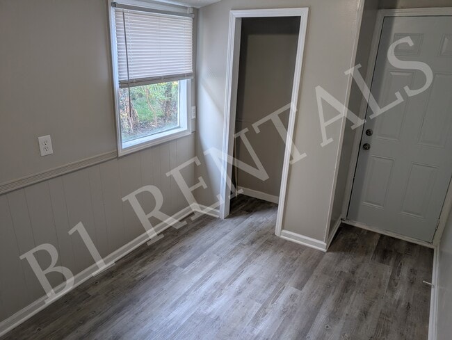 Photo - 417 Mill St