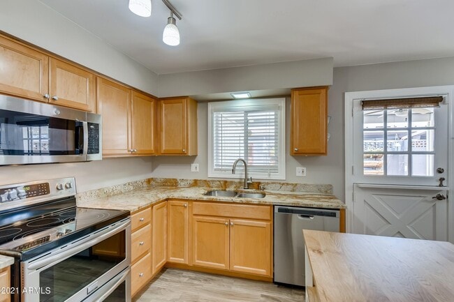 Photo - 4437 N 40th St