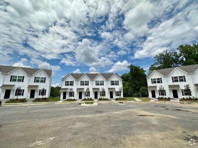 Building Photo - Brand New 2 Bed, 2.5 Bath Townhome in Atwo...