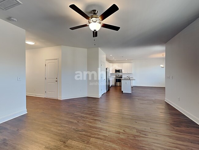 Photo - 574 Chantry Ln