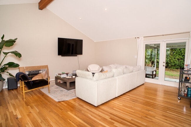 Photo - 6458 Hanna Ave