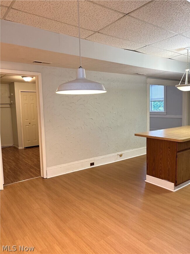 Photo - 1066 E 62nd St Unidad 8