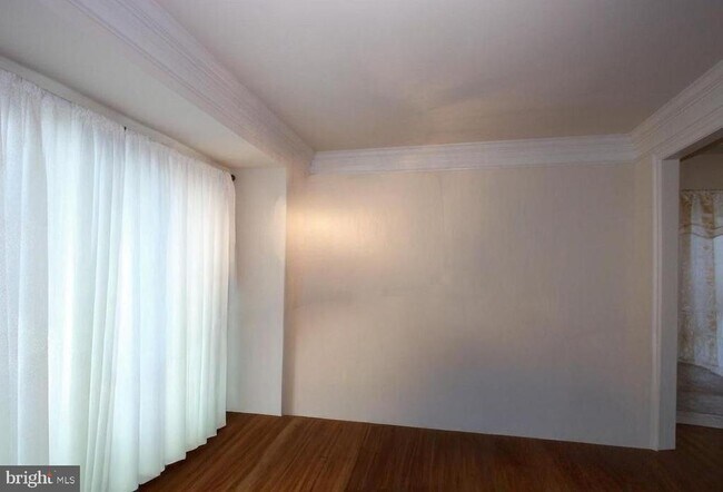 Photo - 612 Samantha Ct