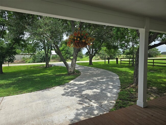 Photo - 1585 Co Rd 237