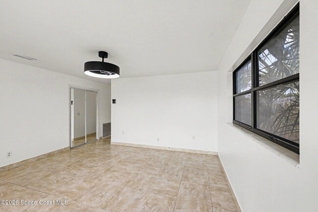Photo - 2292 Lakeview Dr