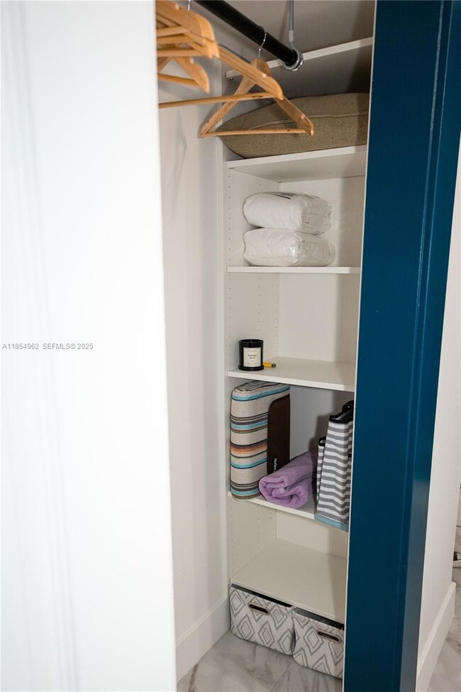 Photo - 224 Meridian Ave Unidad 6