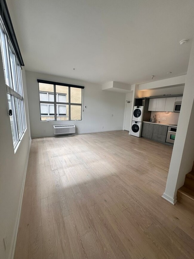 DOWNTOWN GEM - Two-level loft with private... - DOWNTOWN GEM - Two-level loft with private... Unidad 31