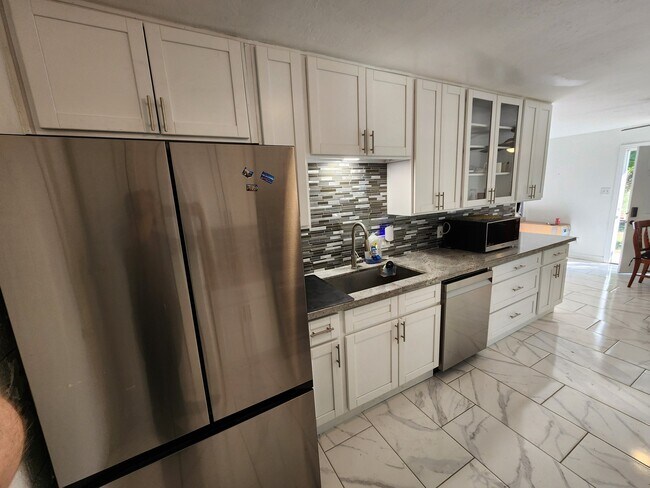 Photo - 3518 W Lynwood St