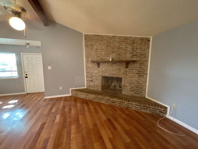 Photo - 2011 Windward Dr