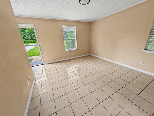 1007 Winton Ave Unit A
