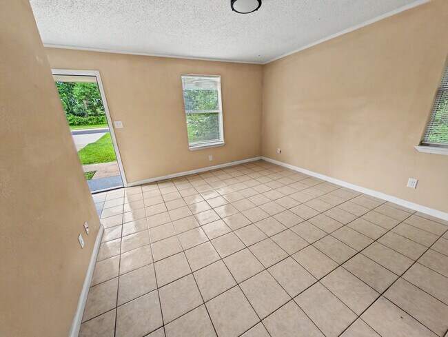 Photo - 1007 Winton Ave Unit A
