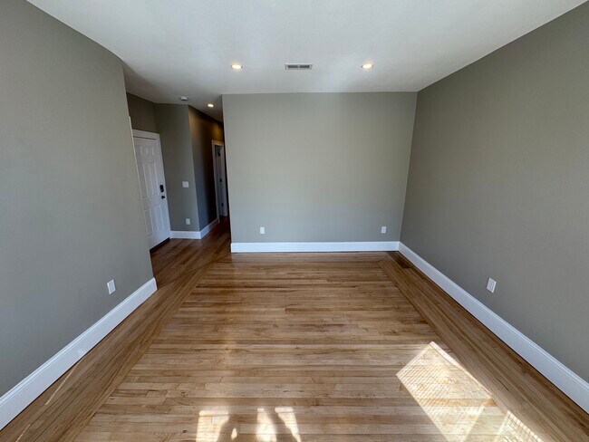 Photo - 29 Cameron Ave Unit 3