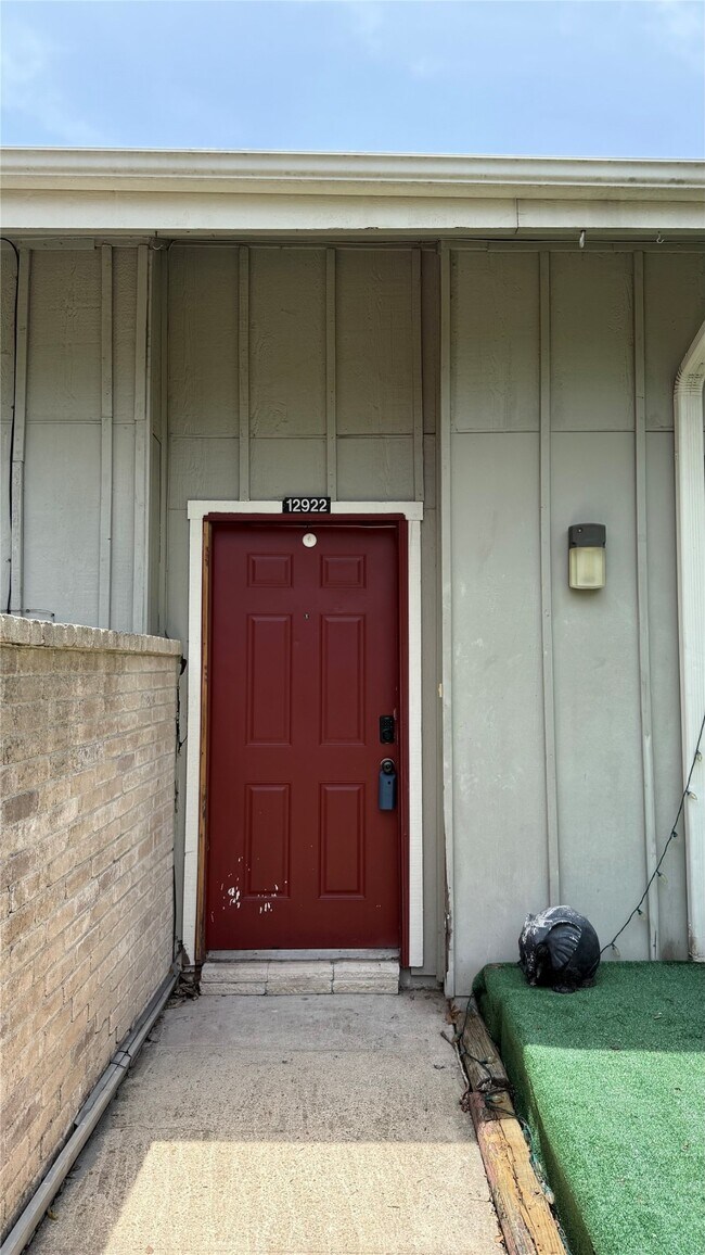 Photo - 12922 Wirevine Ln