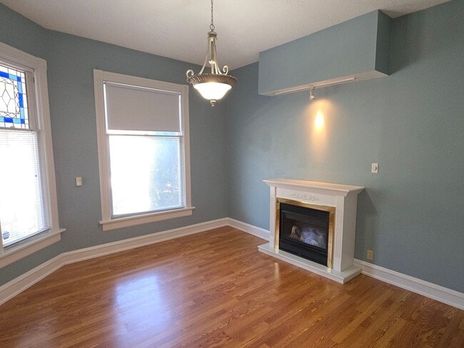 Photo - 2054 N Cambridge Ave