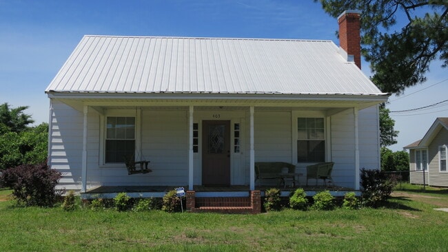 Photo - 403 S Brundidge St