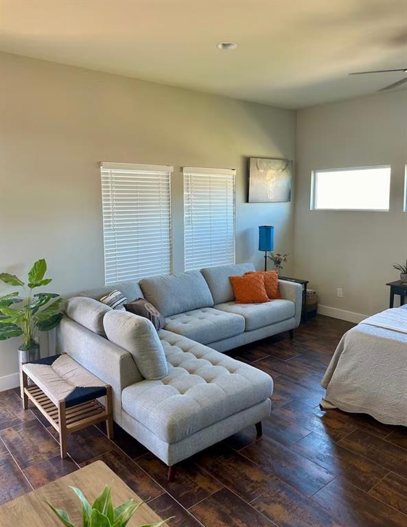 Photo - 904 Willow St