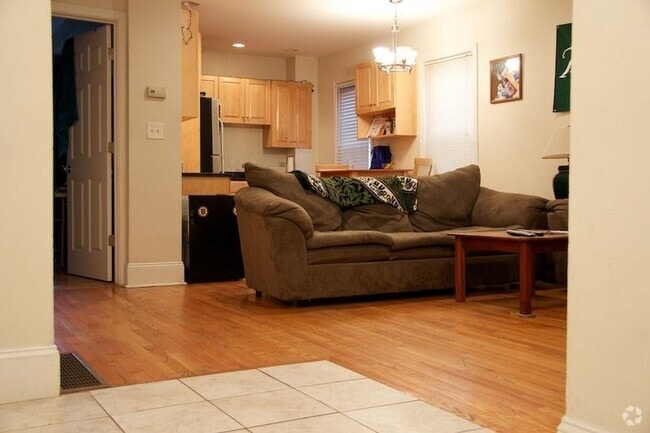Building Photo - 33 Aspinwall Ave Unit 1 Rental