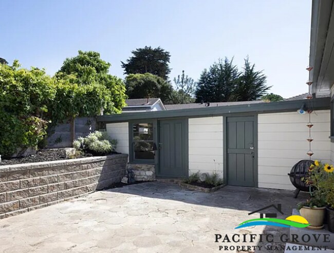 Photo - Charming 2-Bedroom Bungalow with Private Outdoor Space