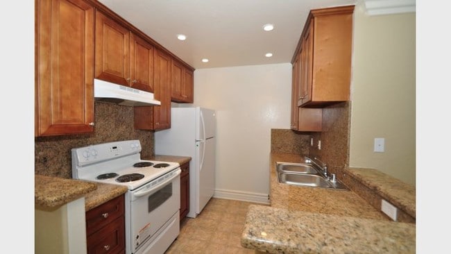 Sunset Springs Apartments