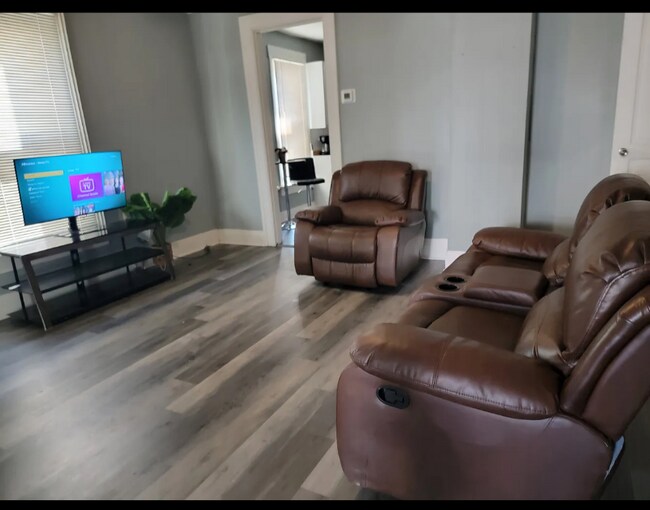 Photo - 35 Burlington Ave