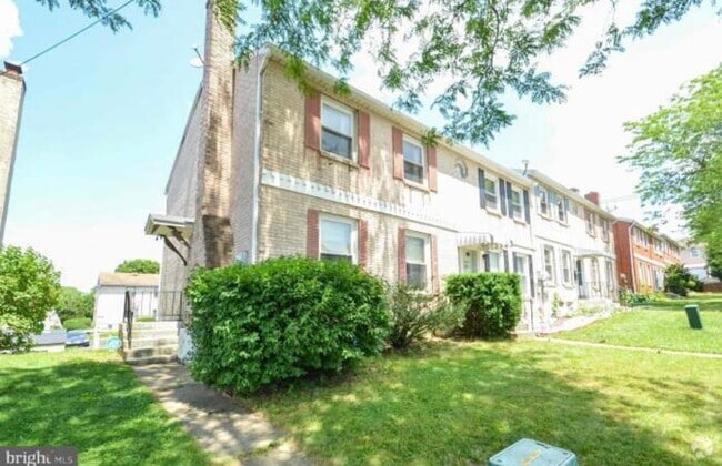 Building Photo - 1125 W Washington St Rental